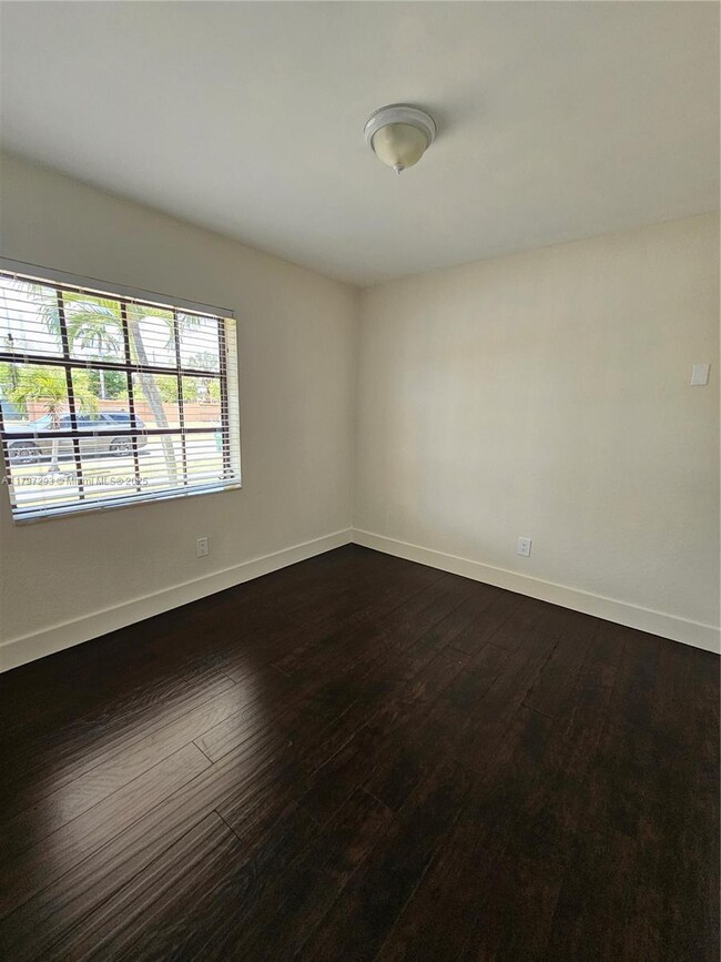 Building Photo - 16321 SW 96th Ave