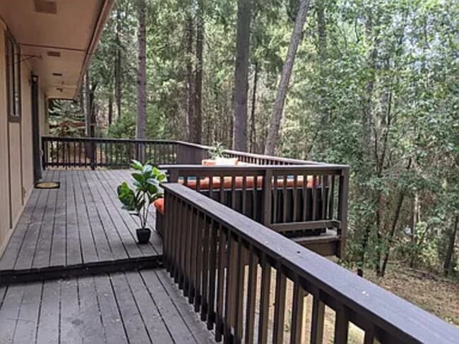 Building Photo - 358 Alpine Dr