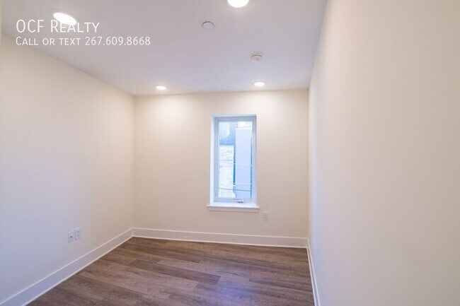Building Photo - 2444 Frankford Ave
