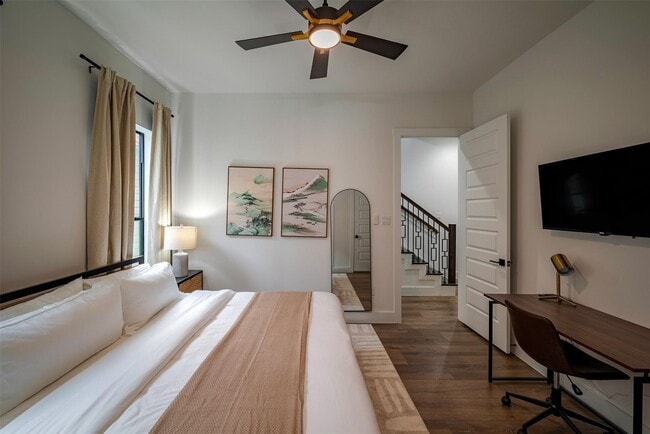 Building Photo - 1305 E 27th St