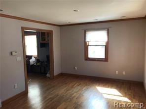 Building Photo - 329 1st St