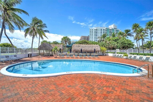 Building Photo - 5313 Collins Ave