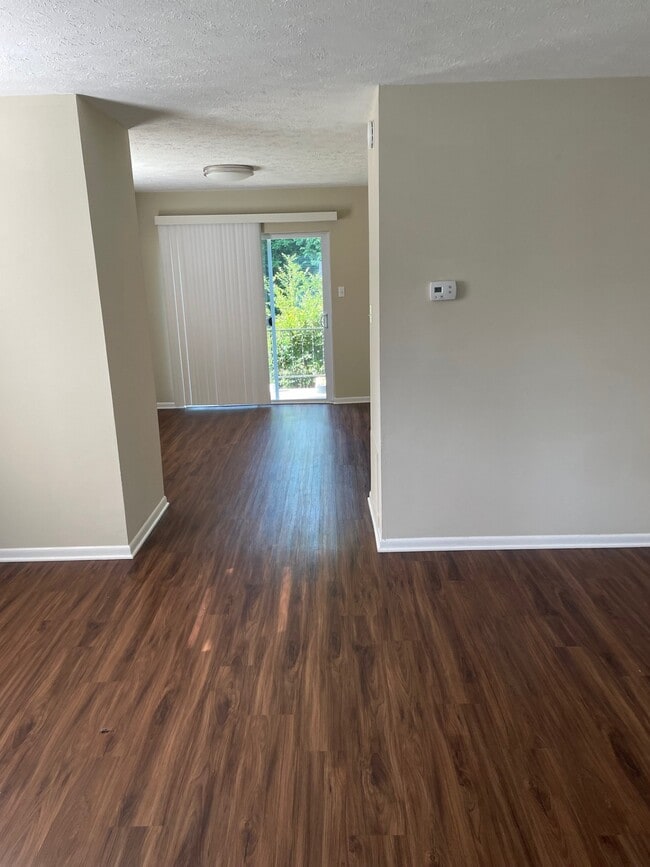 Building Photo - 9208 Pasadena Cir