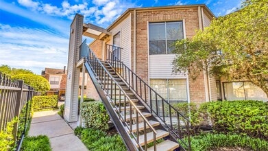 Building Photo - 10102 Waterstone Dr