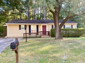 Building Photo - Beautifully remodeled home in Riverdale wi...