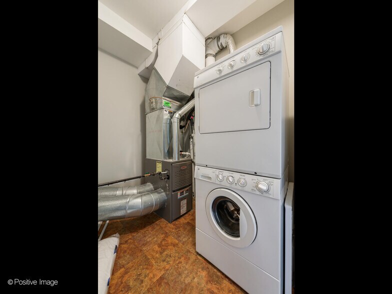 Building Photo - 1260 W Washington Blvd