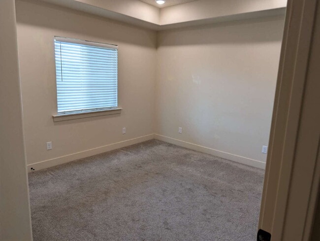 Building Photo - Now Leasing – Modern 2 Bedroom, 2 Bath Apartment at Sunrise Village