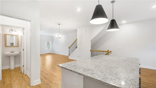 Building Photo - 1274 Ainsworth Alley