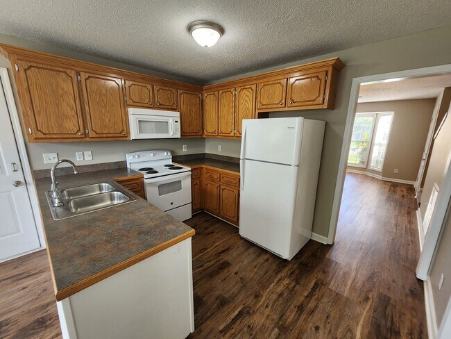 Building Photo - 4048 New Grange Cir