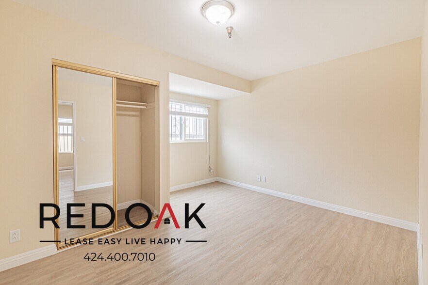 Building Photo - 12903 Roselle Ave