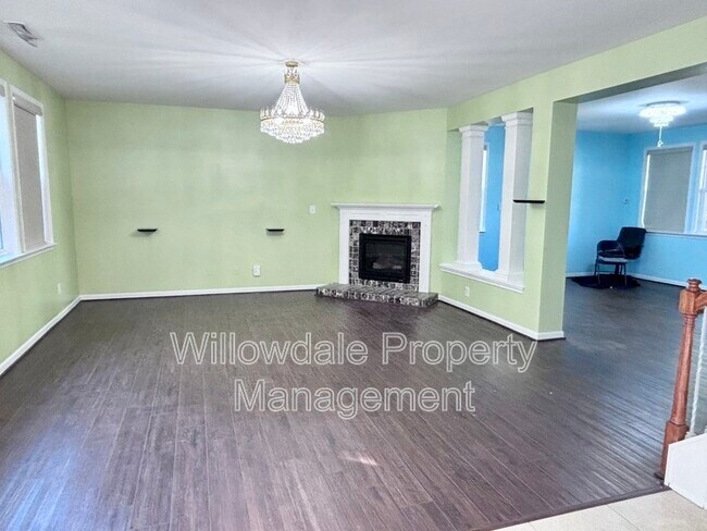 Building Photo - 624 Piper Stream Cir