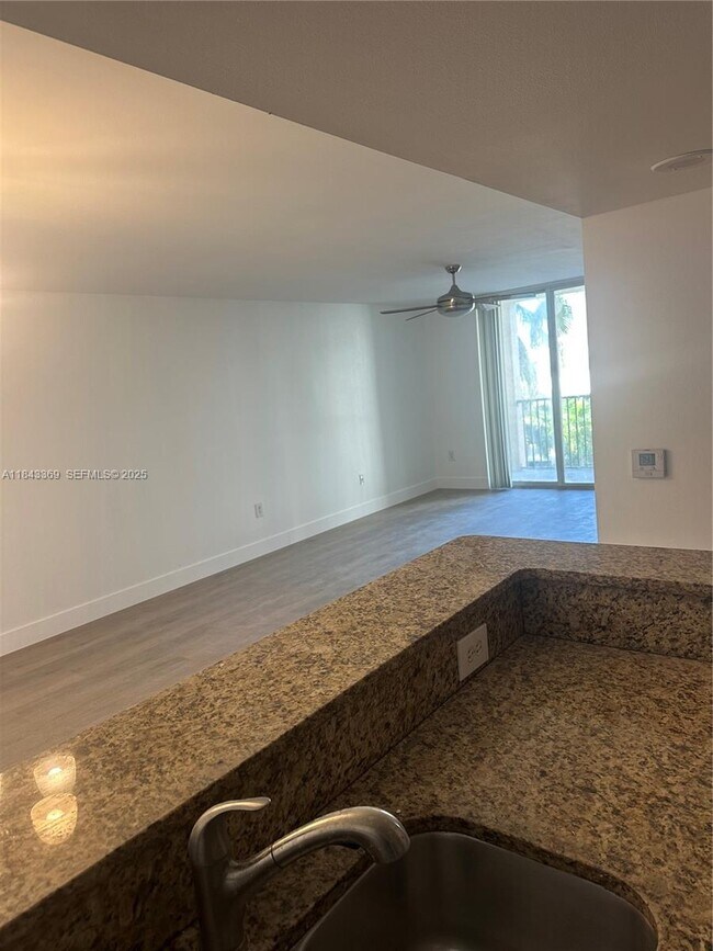 Building Photo - 520 SE 5th Ave