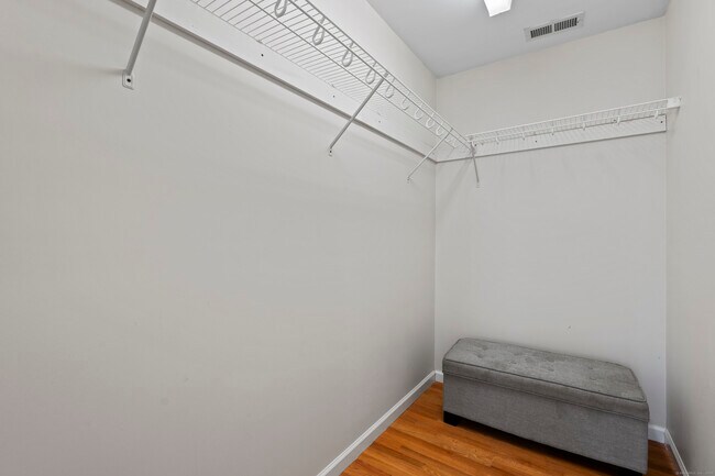 Building Photo - 802 Evergreen Ave