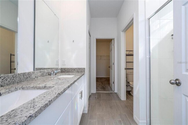 Building Photo - 2337 Treasure Hill St