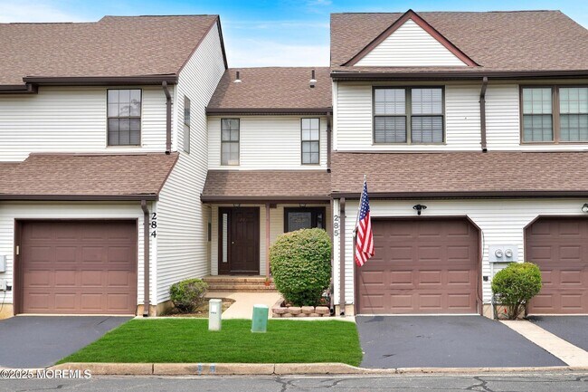 Primary Photo - 285 Longwood Dr