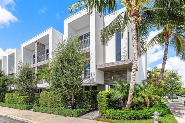 Building Photo - 4051 NW 17th Ave