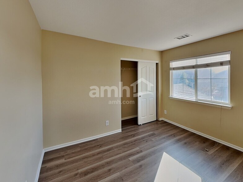 Building Photo - 5568 Joplin St
