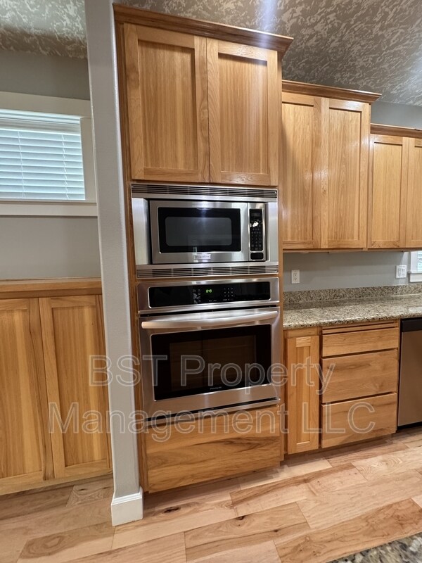 Building Photo - 1604 Webb Lake Dr