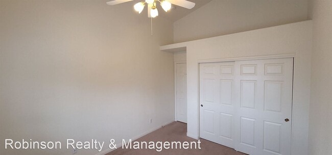 Building Photo - 2 br, 2 bath House - 3327 Erva St. Unit # 201