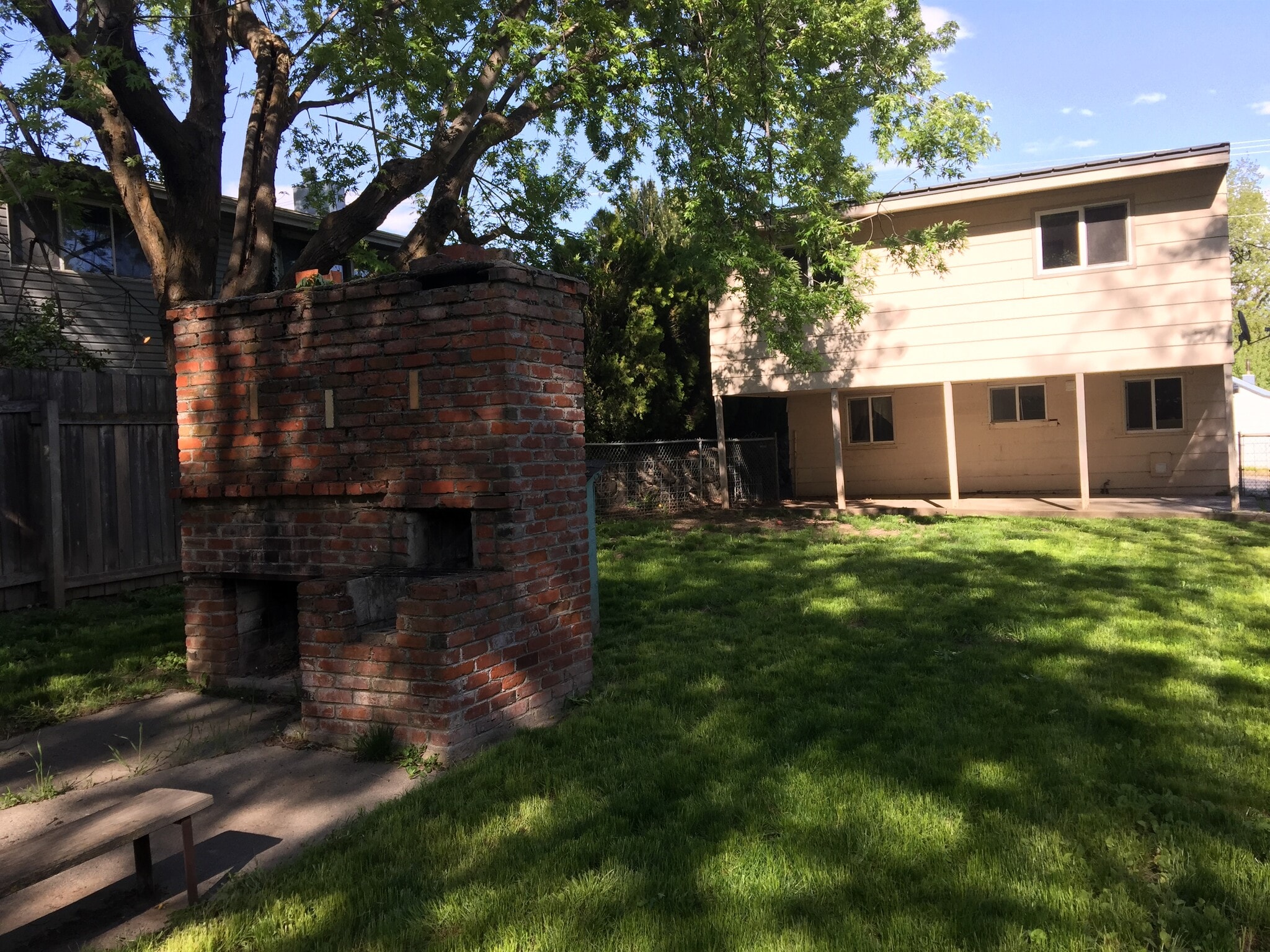 Building Photo - 245 SW Arbor St