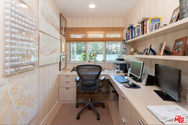 Building Photo - 1457 N San Remo Dr