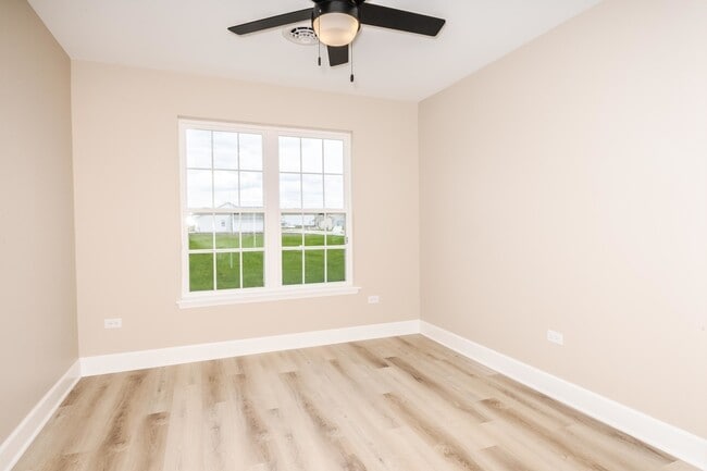 Building Photo - 516 Carriage Ct
