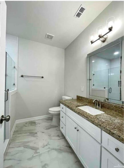 Building Photo - 5514 N Crown Point