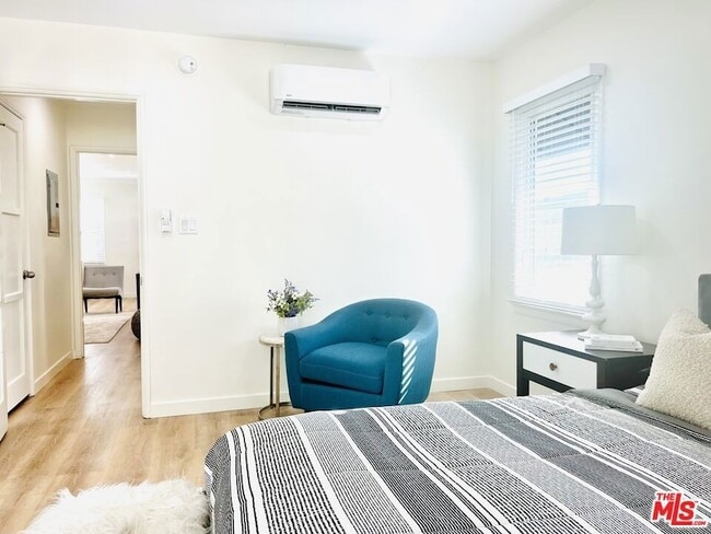 Building Photo - 1843 Normandie Ave