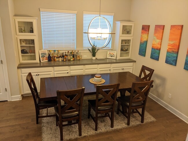 Building Photo - 15008 Cabrillo Way