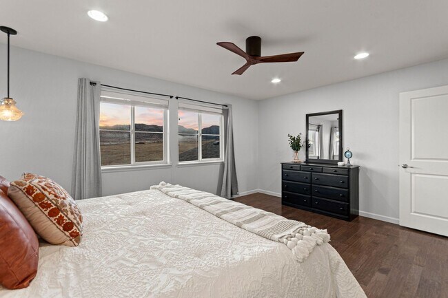 Building Photo - Modern Living. Unforgettable Views 5 bedroom / 5 bathrooms in the desirable Candelas community