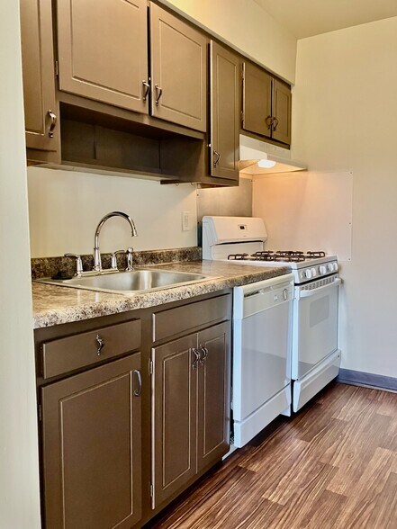 Kitchen View 2 - 2910 Gardentown Dr SW