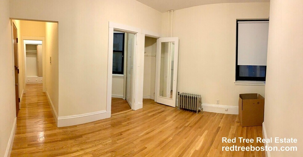 Building Photo - 504 Beacon St