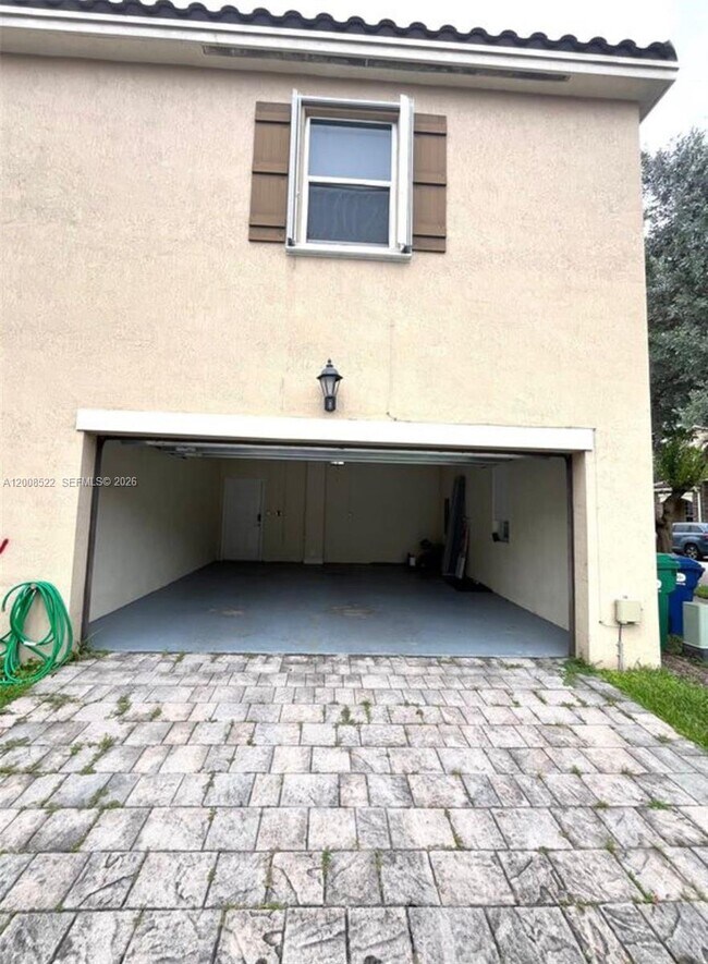 Building Photo - 9401 SW 172nd Ave