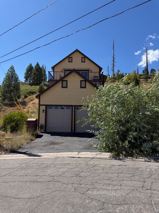 Building Photo - 799 Lookout Point Cir