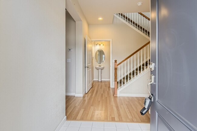 Building Photo - 9090 E Phillips Ln