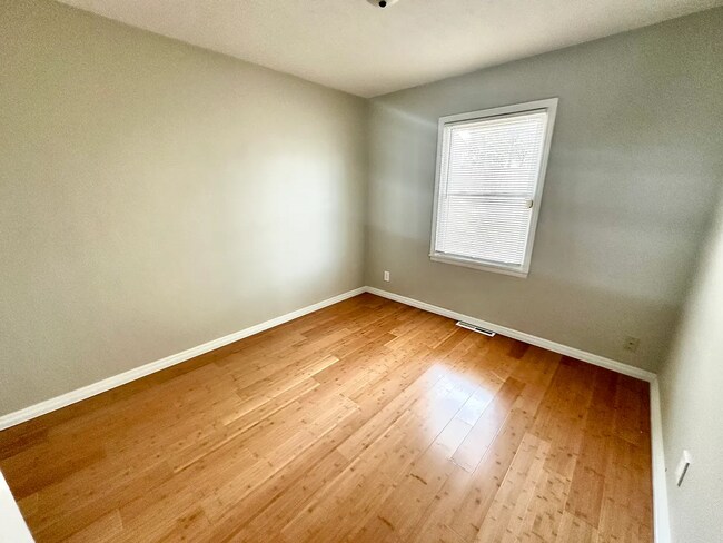 Building Photo - 7330 S 71st St – 2 Bed/1 Bath Ranch in La Vista | Fenced Yard, Attached Garage, Quiet Neighborhood