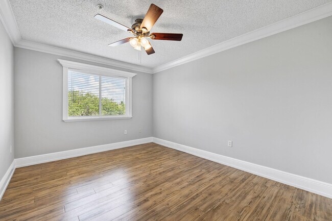 Building Photo - 254 Village Blvd