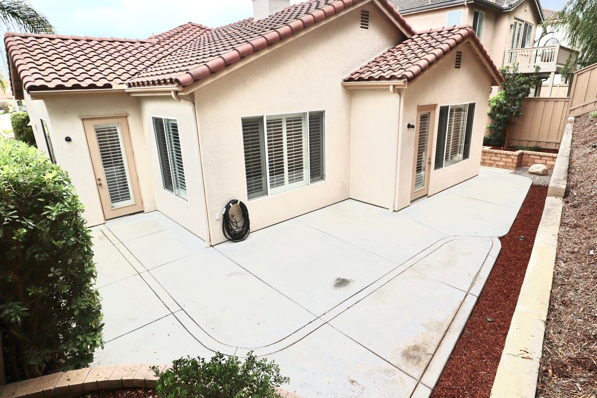Building Photo - 1174 Mariposa Rd