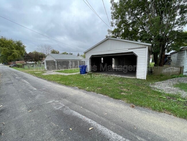 Building Photo - 1023 E Dixon St