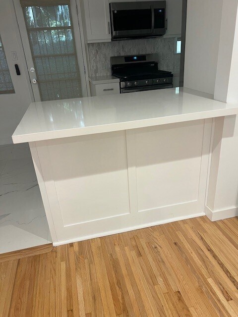 Building Photo - 1014 1/2 Hyperion Ave