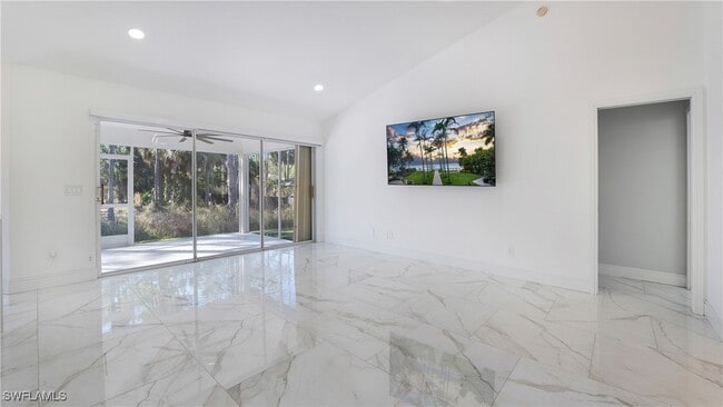 Building Photo - 3590 10th Ave NE