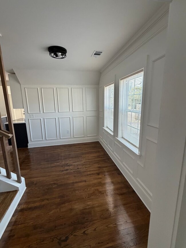 Building Photo - 222 Burnett St