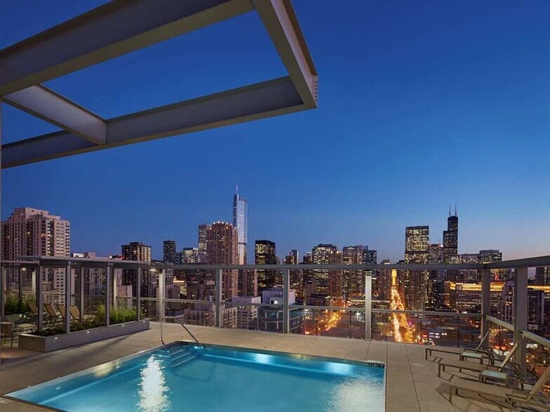 Building Photo - 170 W Chicago Ave