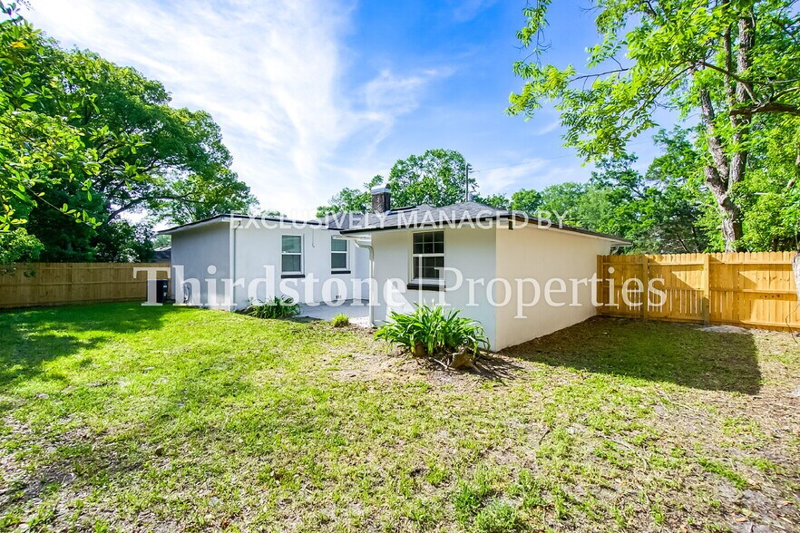 Building Photo - 5204 Astral St