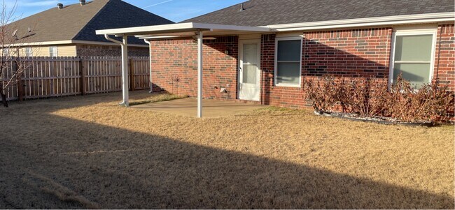 Building Photo - 4107 SW Chapelstone Ave