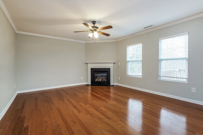 Building Photo - 167 Woodcreek Ln