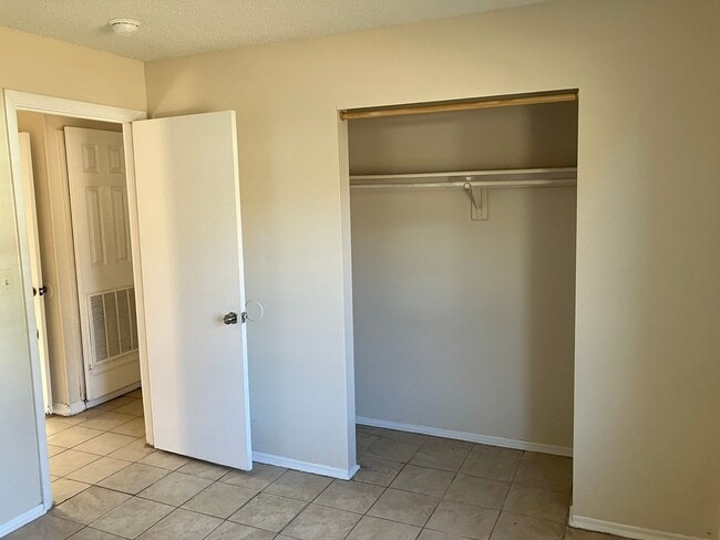 Building Photo - 39500 Lincoln Ave