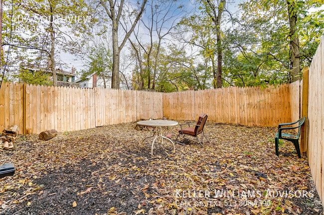 Building Photo - 407 Southview-