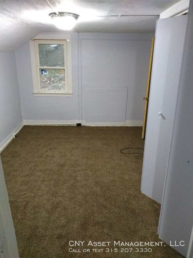 Building Photo - 3 Bedroom/2 Bath Single family House For Rent