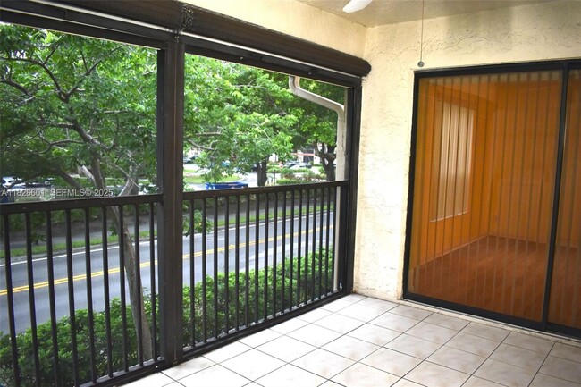 Building Photo - 4459 Carambola Cir S